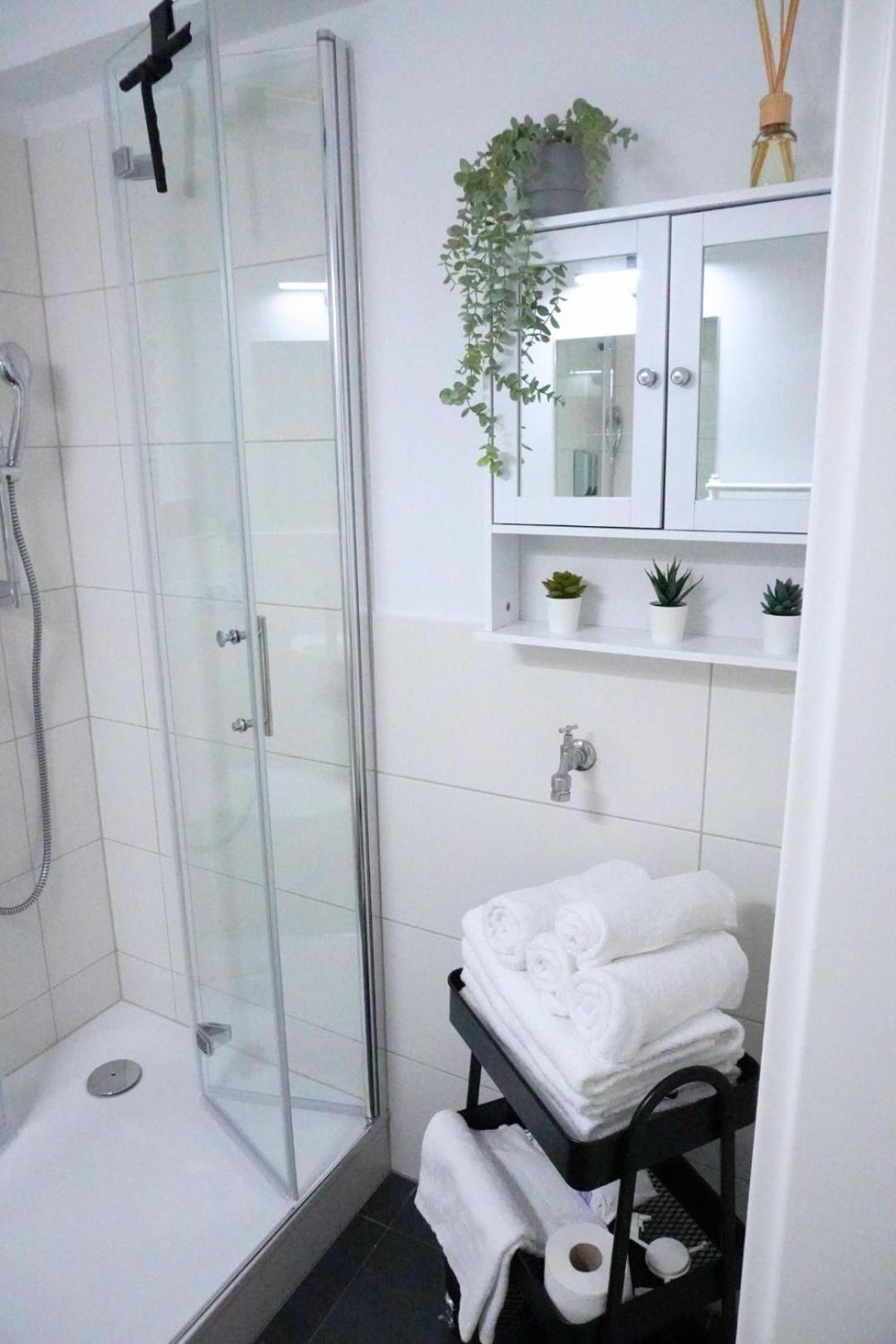 Living-Life, Klinik & Messe Vor Ort, Wlan, Netflix Apartment Essen Exterior photo